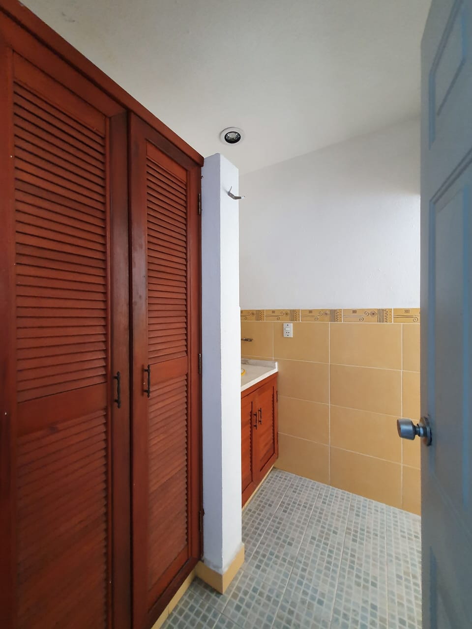 Basic Room, 1 Double Bed | Pillowtop beds, free WiFi, bed sheets
