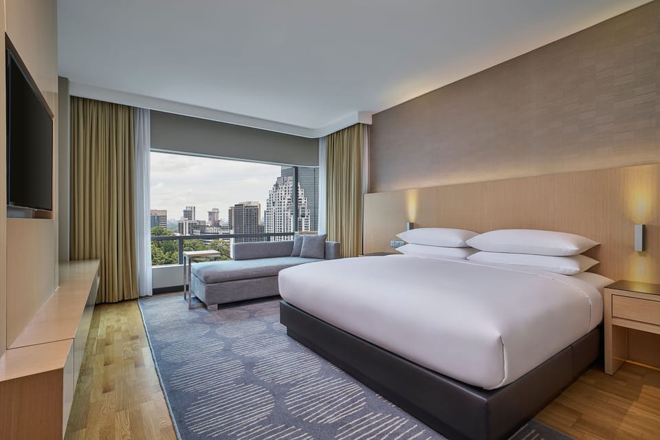 Executive Suite, 1 Bedroom | Premium bedding, minibar, in-room safe, desk