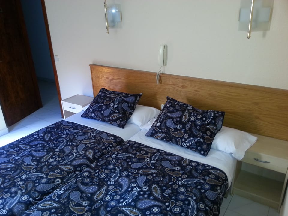 Standard Twin Room | In-room safe, desk, free WiFi