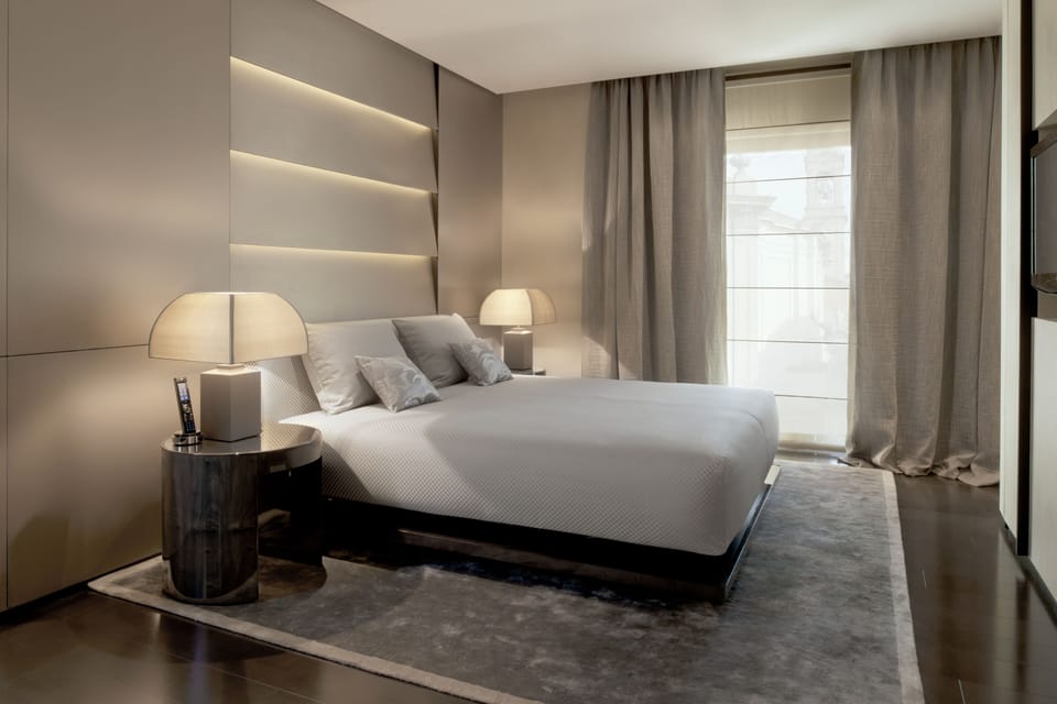 Premium bedding, down comforters, minibar, in-room safe