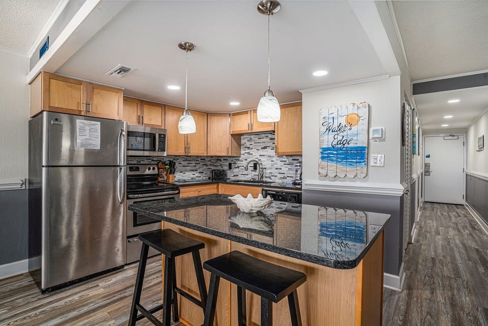 Condo, 1 Bedroom | Private kitchen | Coffee/tea maker, fridge, microwave, oven