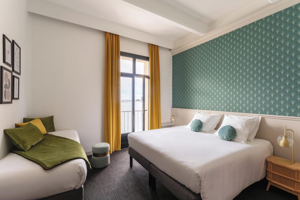 In-room safe, desk, iron/ironing board, free WiFi