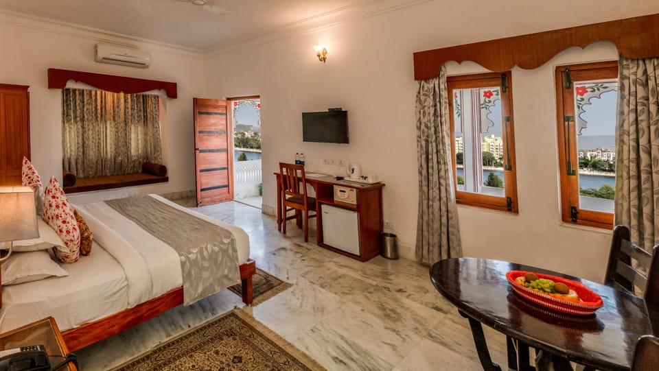 Super Deluxe Lake Facing Room | Premium bedding, desk, iron/ironing board, free WiFi