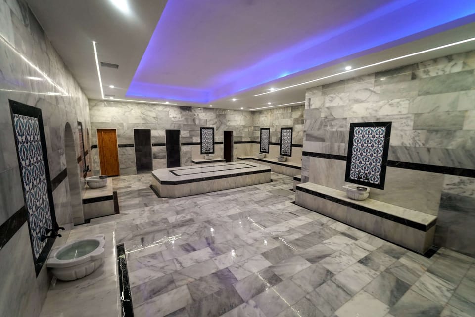 Couples treatment rooms, sauna, hot tub, steam room, Turkish bath