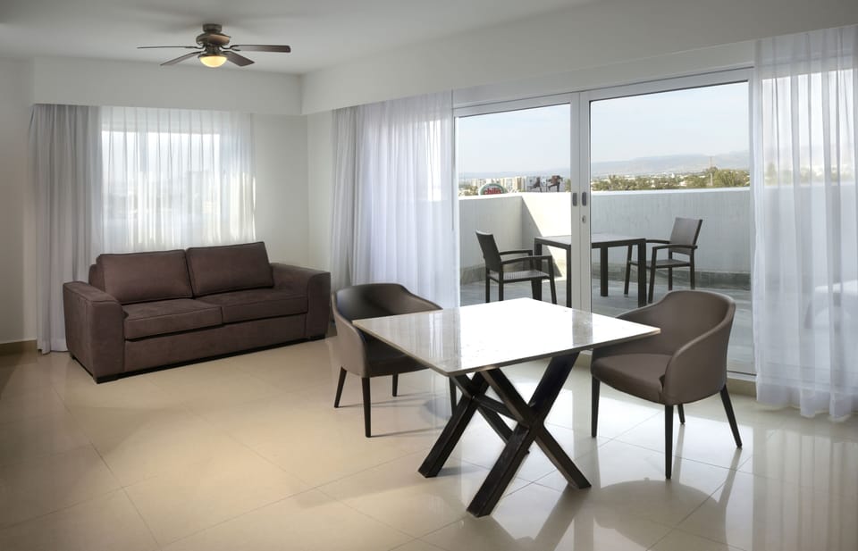 Superior Room | Premium bedding, down comforters, in-room safe, desk