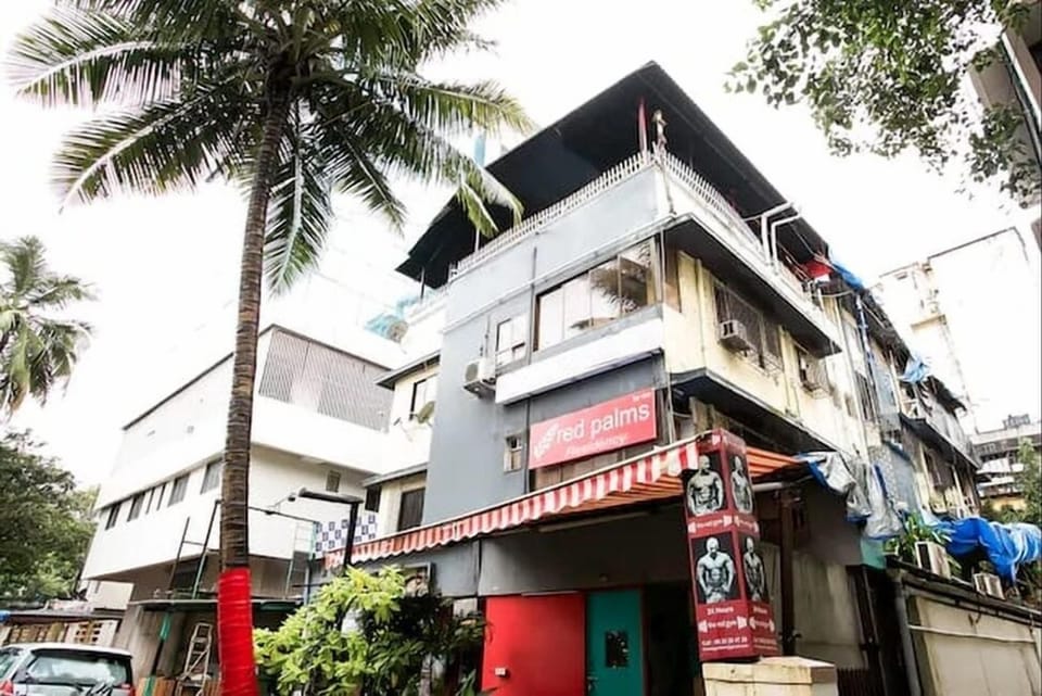 Hotel Red Palm Hotel in Mumbai