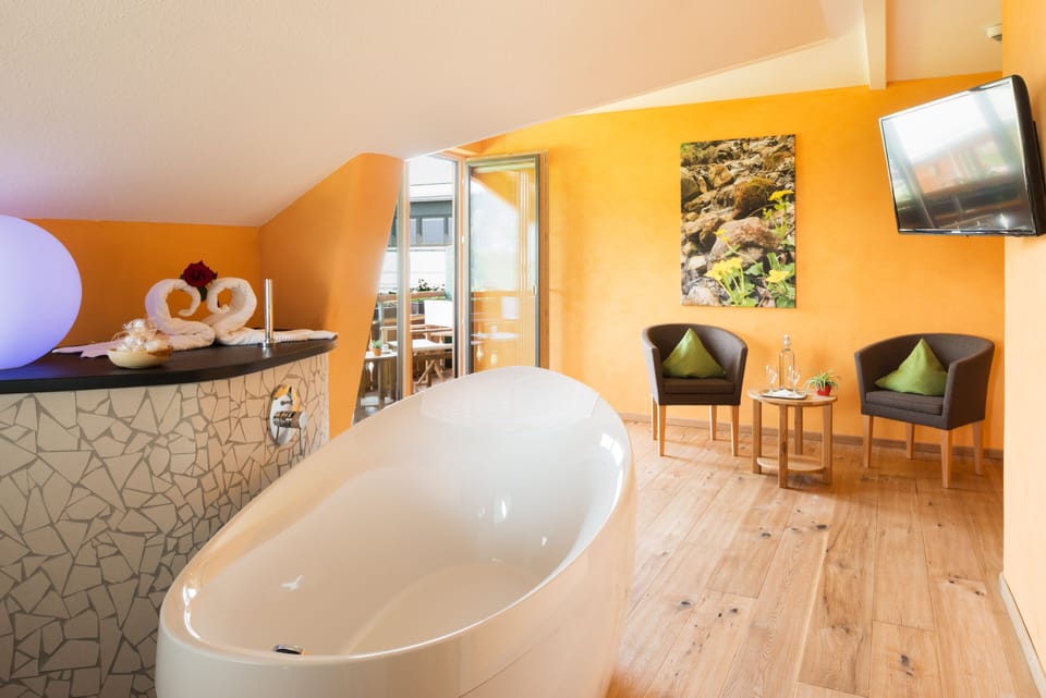Junior Room, Bathtub, Mountain View | Deep soaking bathtub