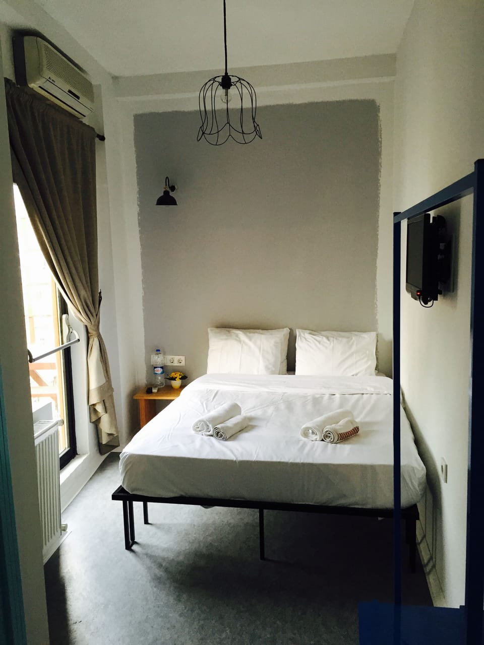Hypo-allergenic bedding, pillowtop beds, blackout drapes