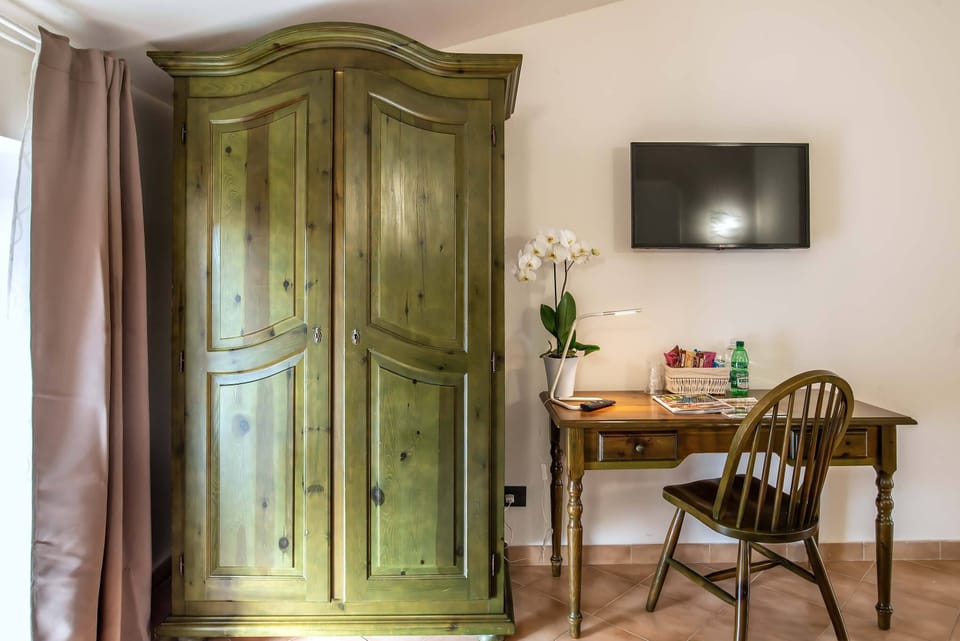 Double Room | Premium bedding, minibar, desk, laptop workspace