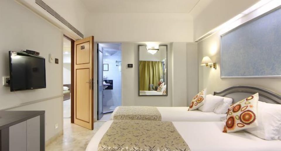 2 Bedroom Suite | Desk, laptop workspace, iron/ironing board, free WiFi