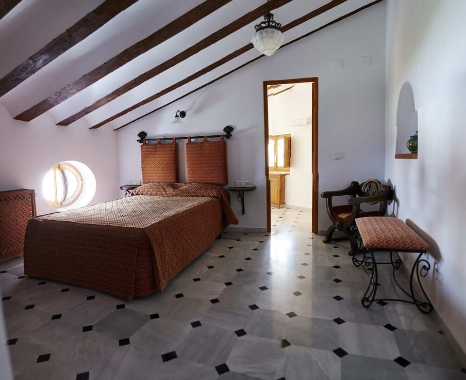 Suite | Premium bedding, down comforters, laptop workspace, iron/ironing board