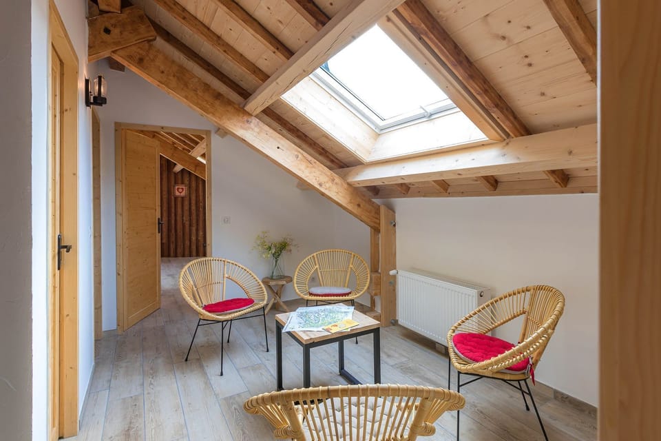 Comfort Cottage, Private Bathroom, Mountain View (Gîte Coste Belle) | Lounge