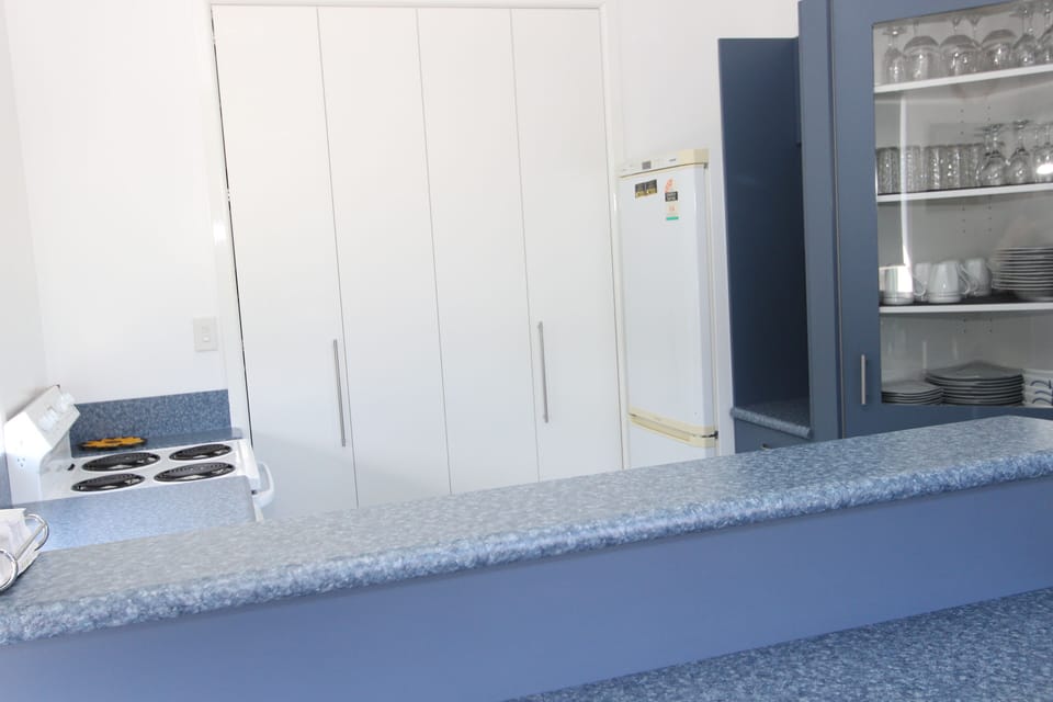 Apartment, Kitchen | Private kitchen | Microwave, electric kettle, cookware/dishes/utensils