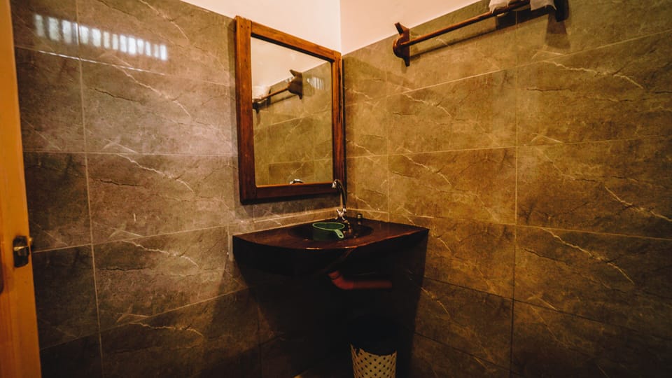 Honeymoon Villa | Bathroom | Shower, free toiletries, towels, soap