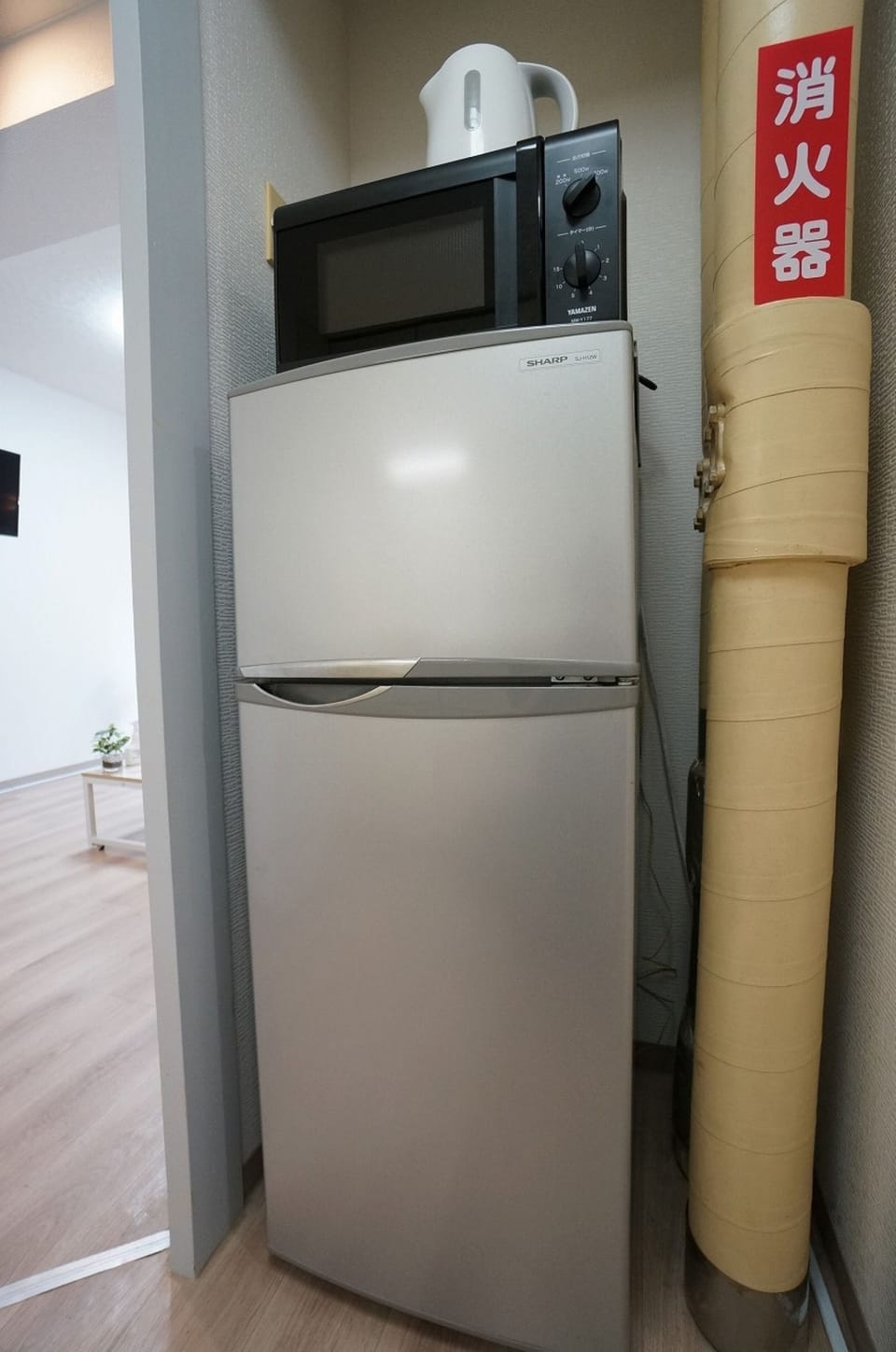 1 Bedroom Apartment | Bathroom amenities | Combined shower/tub, hair dryer, slippers, towels