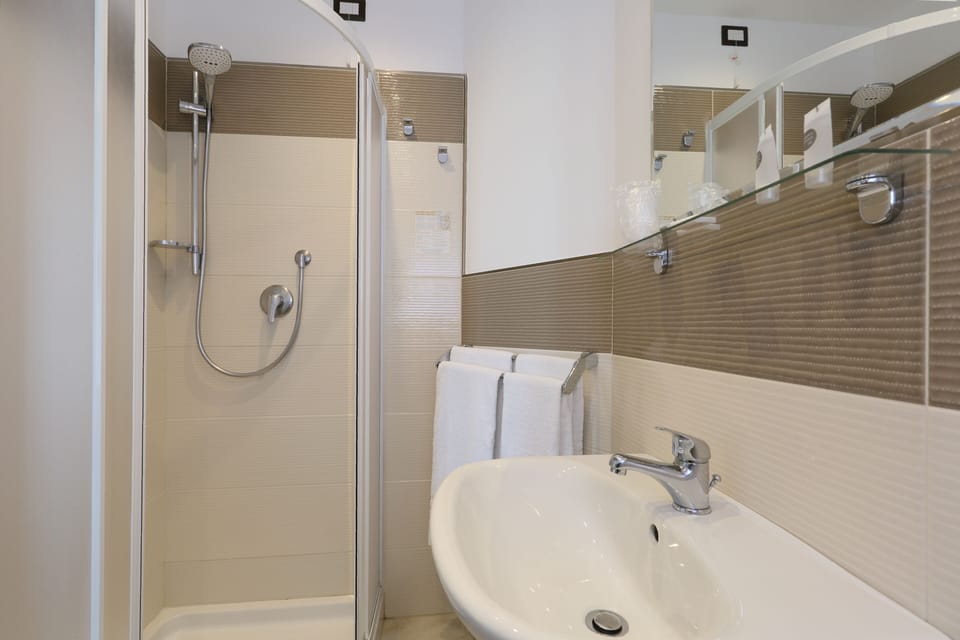 Superior Double or Twin Room, Balcony, Sea View | Bathroom | Shower, rainfall showerhead, hair dryer, bidet