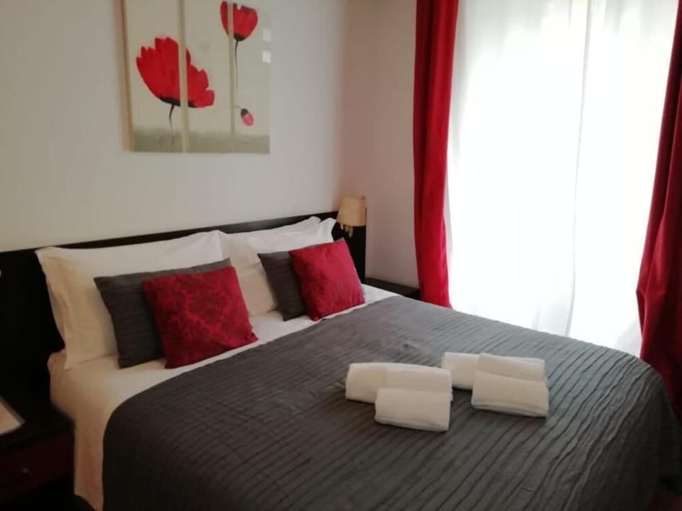 Basic Double or Twin Room | Premium bedding, down comforters, pillowtop beds, in-room safe