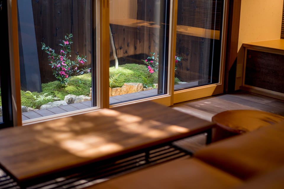 Villa Silktree | In-room safe, individually decorated, desk, laptop workspace