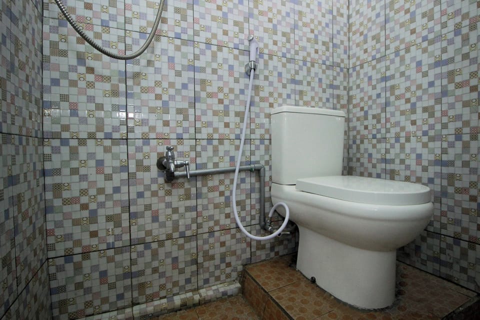 Shower, towels