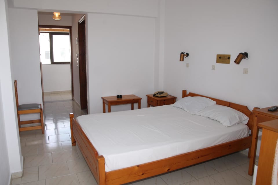 Classic Triple Room | Bed sheets