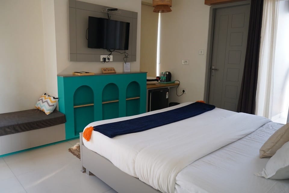 Deluxe Room, Balcony, River View | Free WiFi