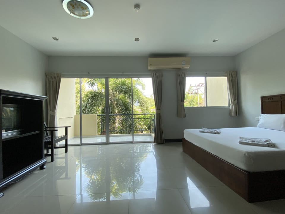 Standard Double Room | Desk, free WiFi