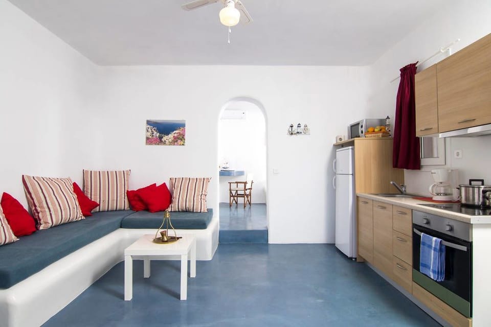 Bungalow, Sea View (Thea) | Living area | TV