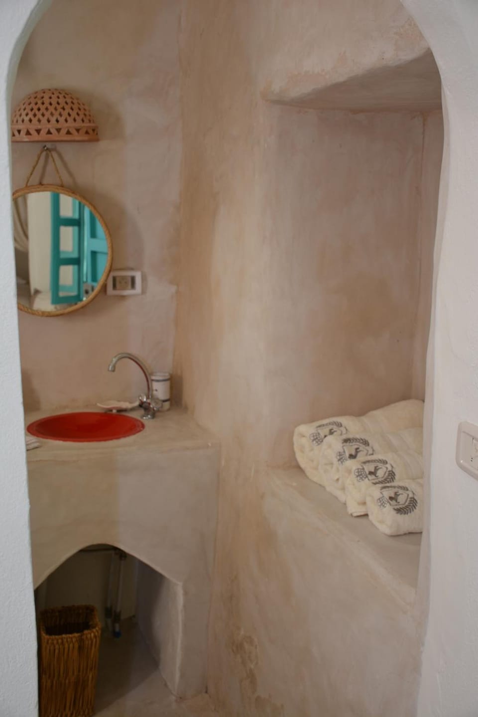 Standard Double Room | Bathroom | Shower, slippers, towels, soap