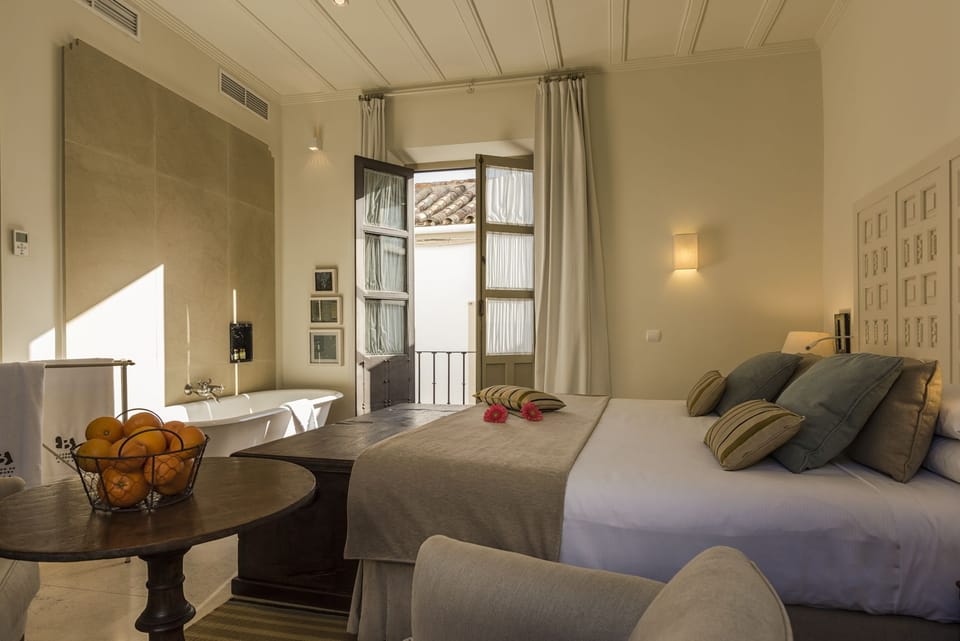 Family Triple Room | Egyptian cotton sheets, hypo-allergenic bedding, down comforters