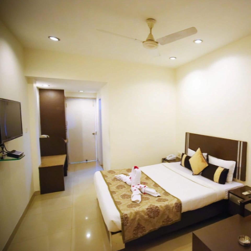 Superior Room | 1 bedroom, premium bedding, in-room safe, individually decorated