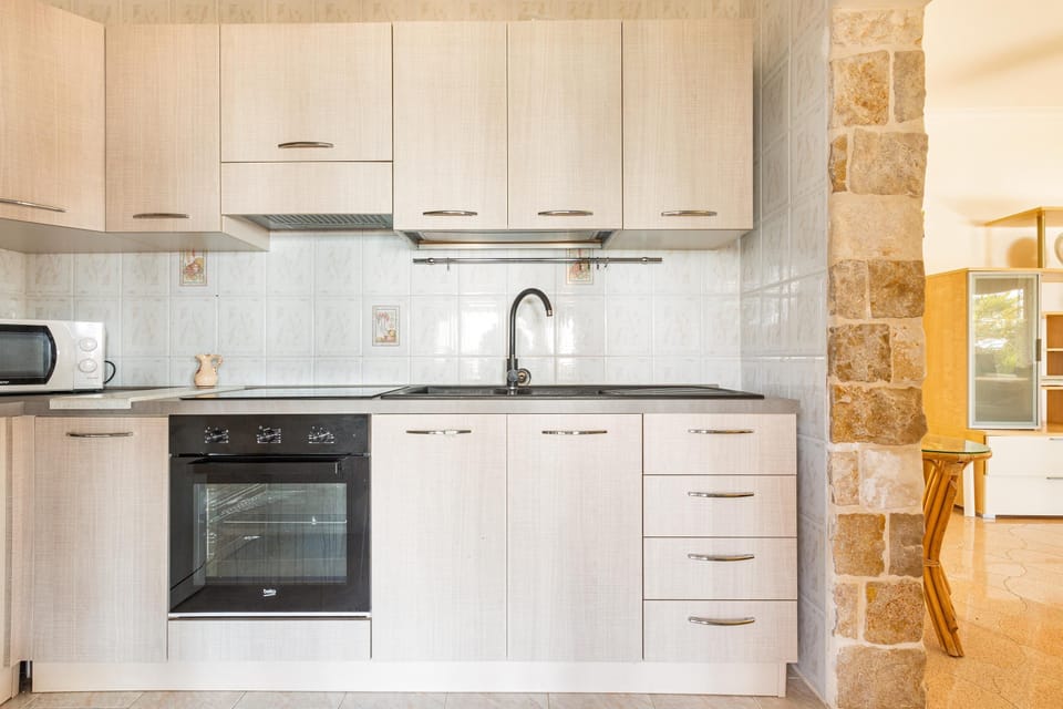 Standard House, 2 Bedrooms | Private kitchen | Full-size fridge, microwave, oven, stovetop