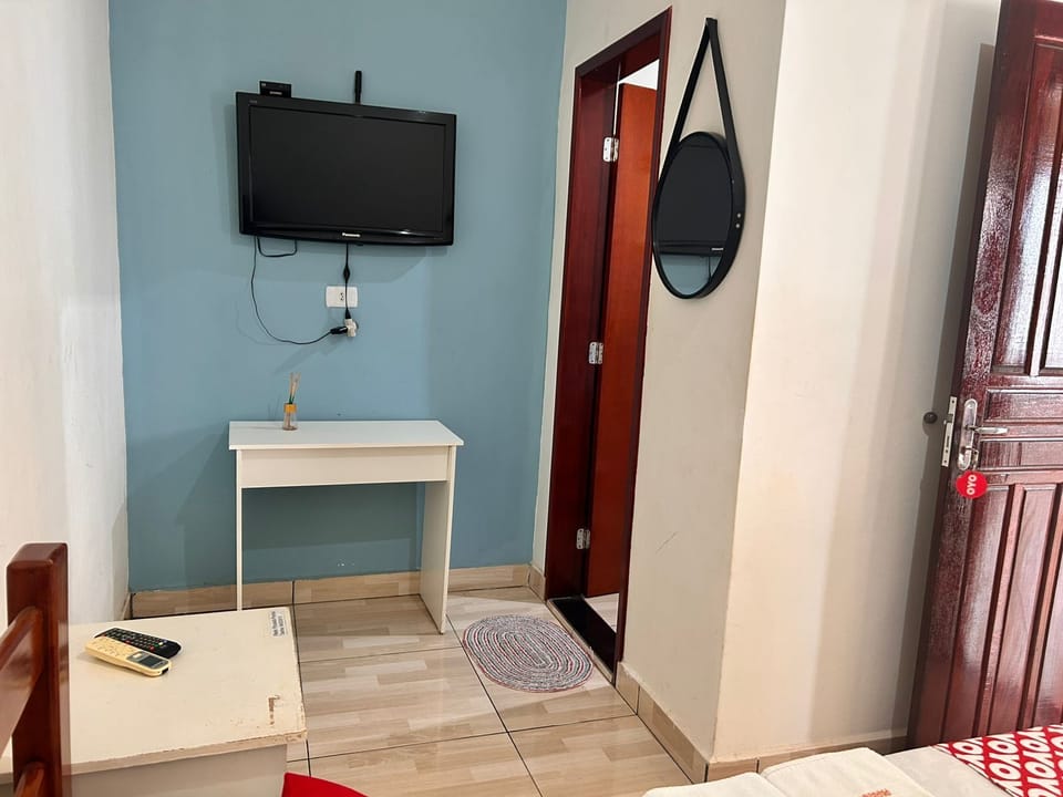 Individual Room | Soundproofing, iron/ironing board (on request), WiFi (free), bed sheets