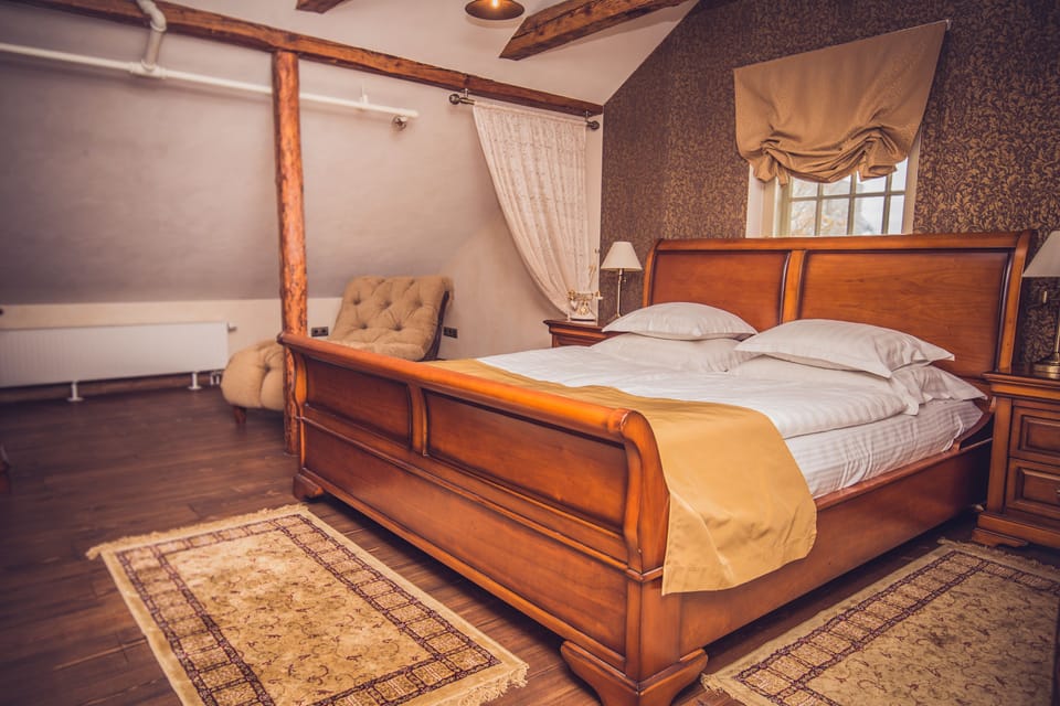 Deluxe Suite | Pillowtop beds, in-room safe, desk, free WiFi