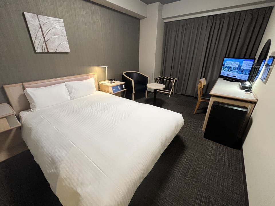 In-room safe, free WiFi, bed sheets