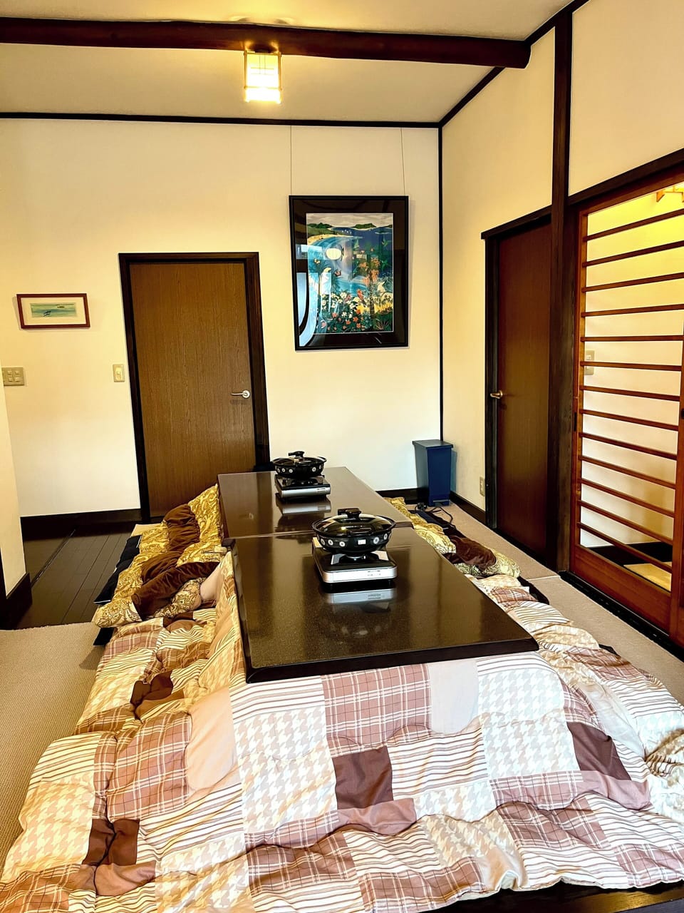 Private villa [Mitsuba House] Max 16 guests, Non Smoking | Living area | 21-inch TV with cable channels, table tennis, toys