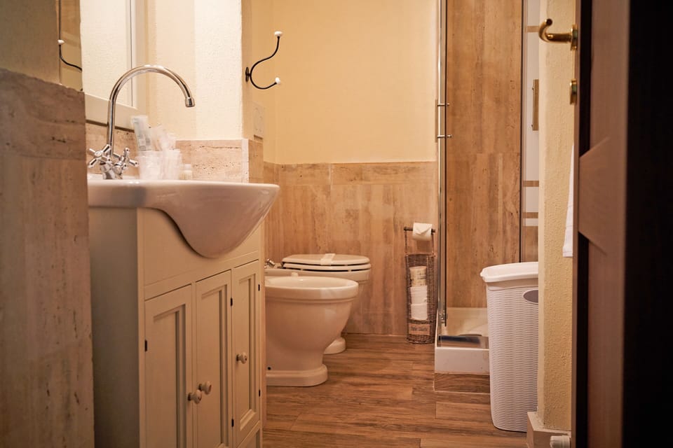 Chalet, 2 Bedrooms | Bathroom | Bidet, towels, soap, shampoo