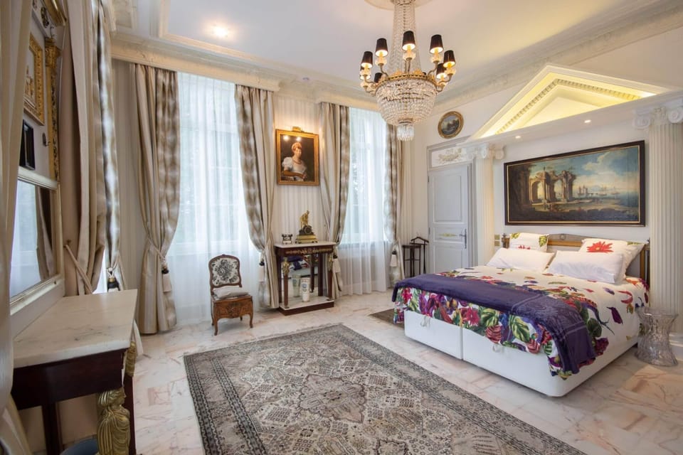 Double Room (Empire) | In-room safe, desk, blackout drapes, soundproofing