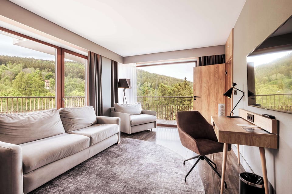Premium Suite, Terrace (Whirlpool) | Hypo-allergenic bedding, minibar, in-room safe, desk