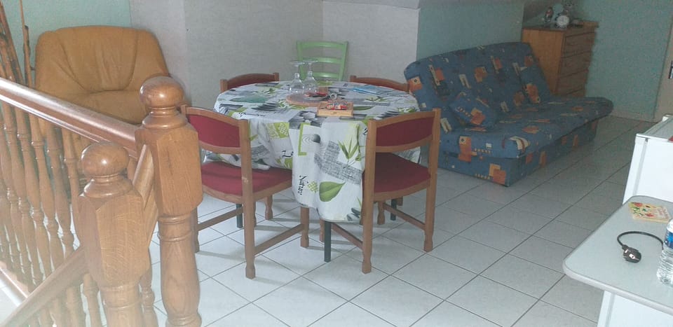 Family Room, 1 Bedroom (Orchidée) | Living area | 120-cm flat-screen TV with cable channels, TV