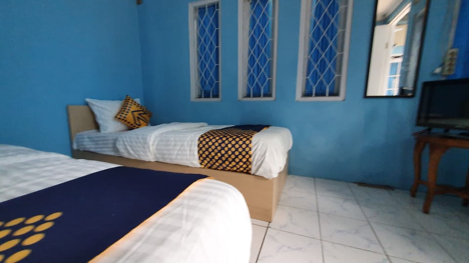 WiFi (free), bed sheets
