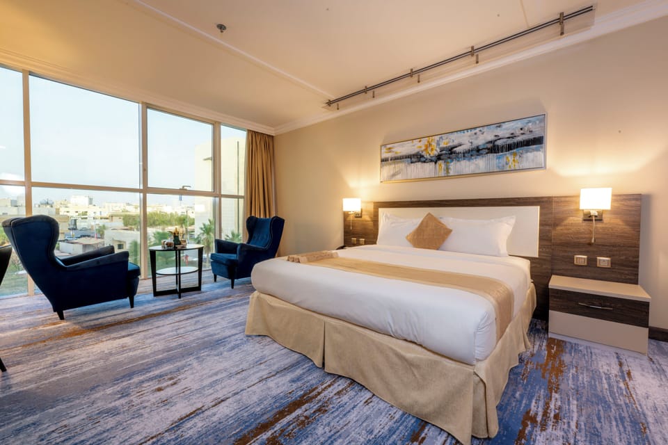 Deluxe Double Room | In-room safe, desk, blackout drapes, soundproofing