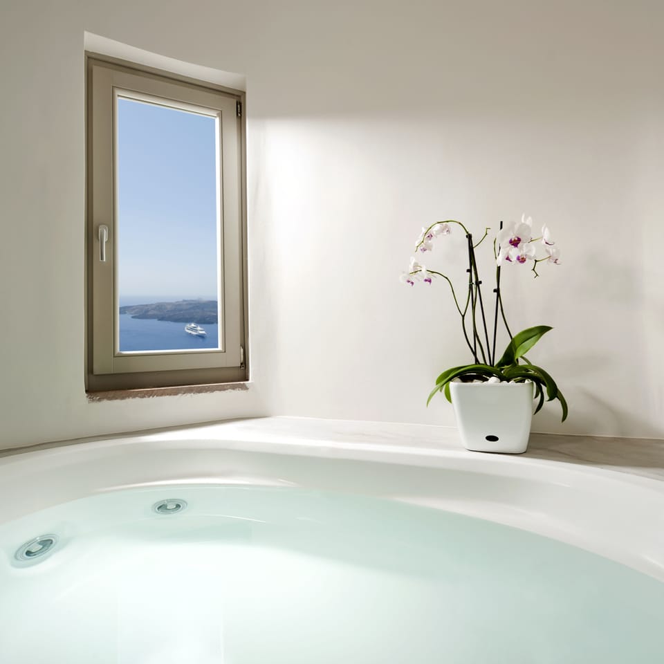 Suite, Jetted Tub, Sea View (Petit) | Jetted tub
