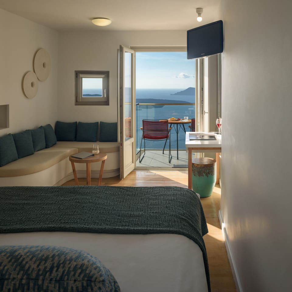 Standard Room, Sea View | Premium bedding, minibar, in-room safe, blackout drapes