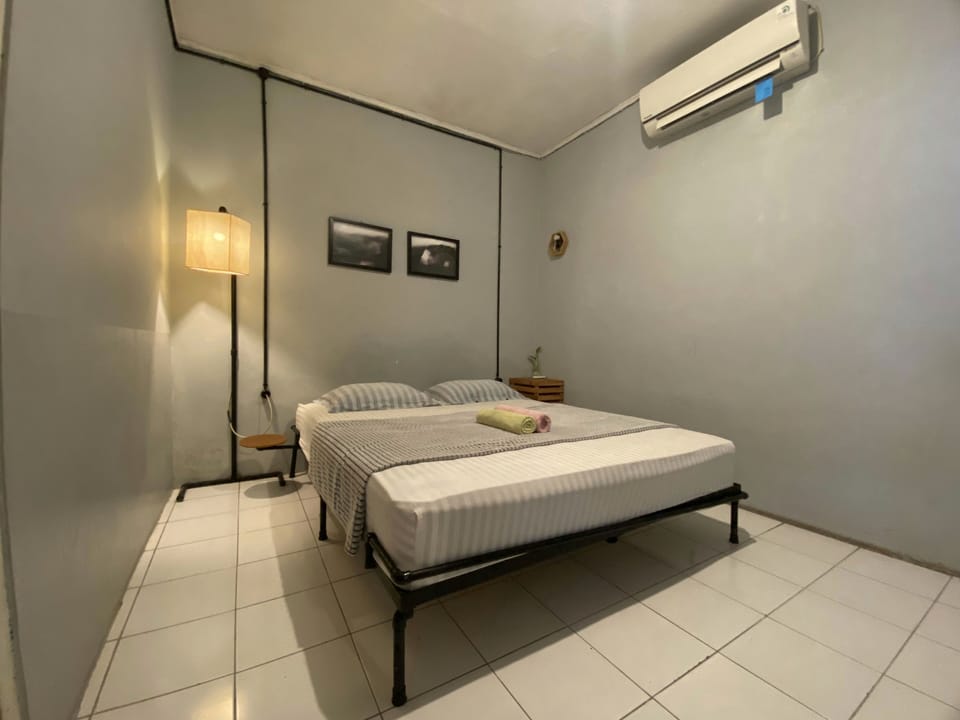 Standard Double Room | Bed sheets