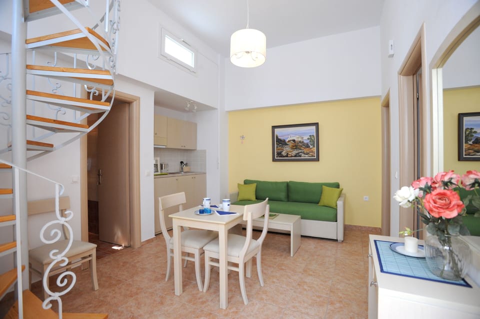 Duplex, Sea View | Living area | Plasma TV