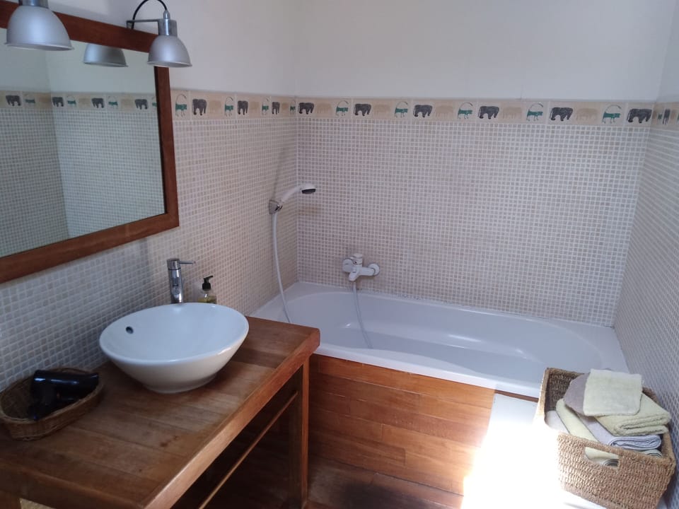 Les Hôtes du Paradis Bed and Breakfast in Nouvelle-Aquitaine