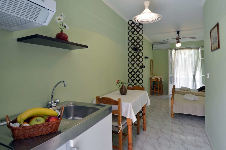Studio | Blackout drapes, travel crib, free WiFi, bed sheets