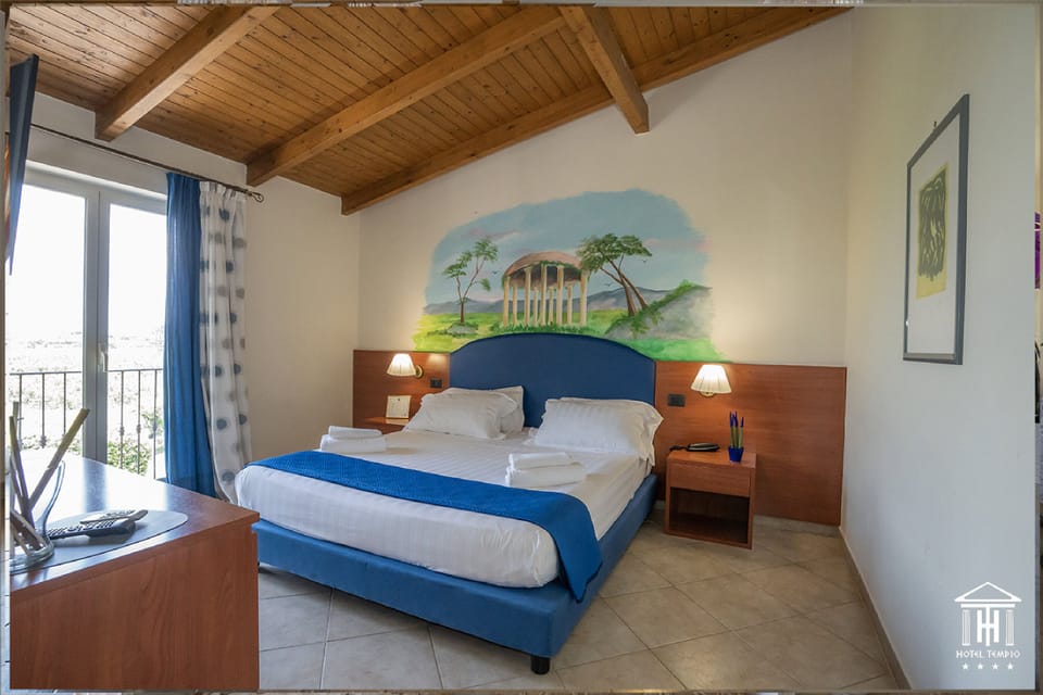 In-room safe, desk, soundproofing, free WiFi