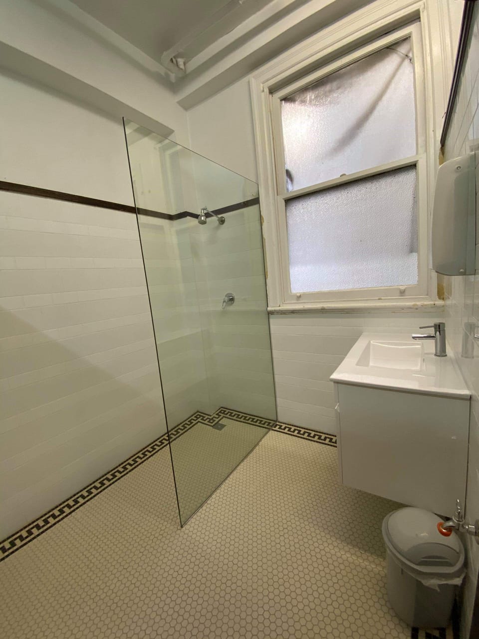Basic Double Room with Shared Bathroom | Bathroom | Towels