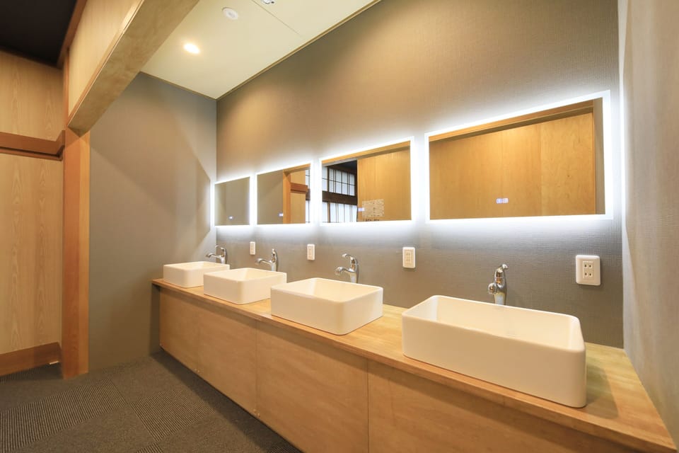 Shared Dormitory, Mixed Dorm, Non Smoking | In-room safe, desk, free WiFi